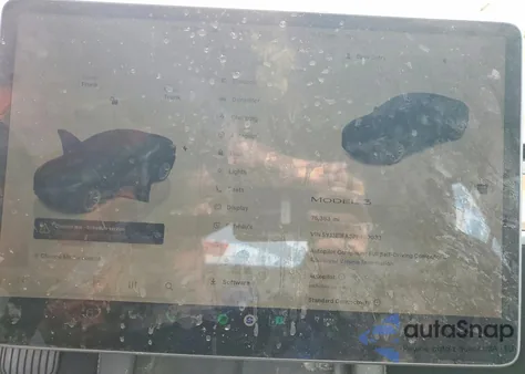 2023 Tesla Model 3 z USA, uszkodzony, nr VIN 5YJ3E1EA3PF439033